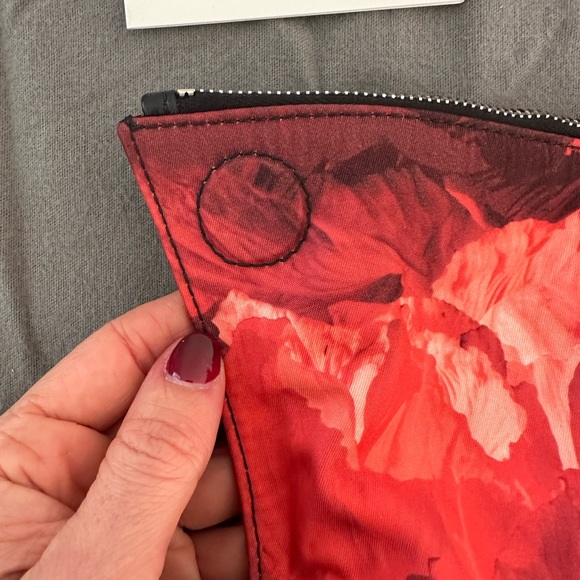 Authentic Alexander McQueen Printed - Nylon De Manta coral bag clutch bag - Picture 12 of 13
